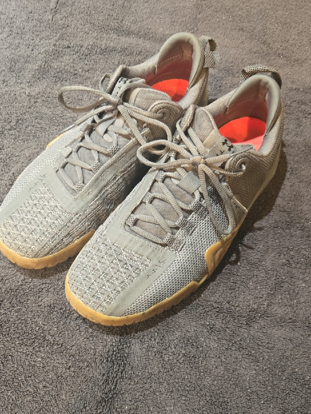 Under Armour Men's Tri Base Reign 6